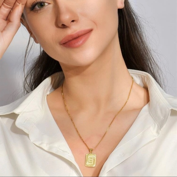 Gold Plated Letter “E” Initial Engraved Charm Tag Box Chain Necklace - Picture 4 of 4